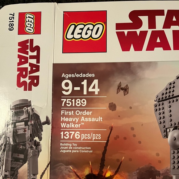 LEGO Star Wars First Order Heavy Assault Walker (75189) - Picture 2 of 2